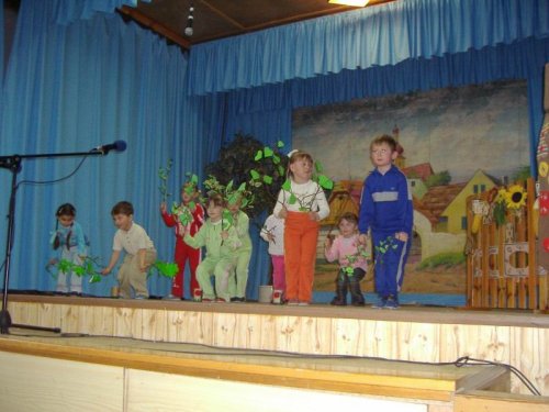 Hraje celá dědina aneb S veselou myslí na nesmysly. - 18.3.2006